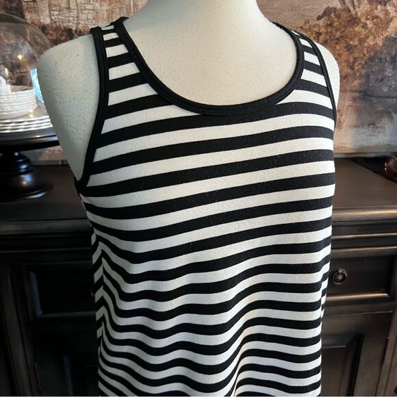 TIME and TRU Tank Top stripped Black and white size Medium 8-10 - Picture 6 of 9